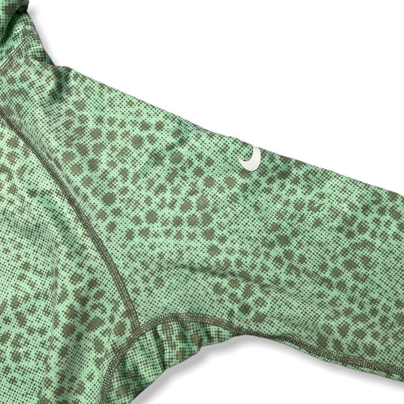Nike Pro Dri-Fit SIZE M Hyperwarm 1/2 Zip Light Pullover Green Leopard Print - Picture 10 of 12